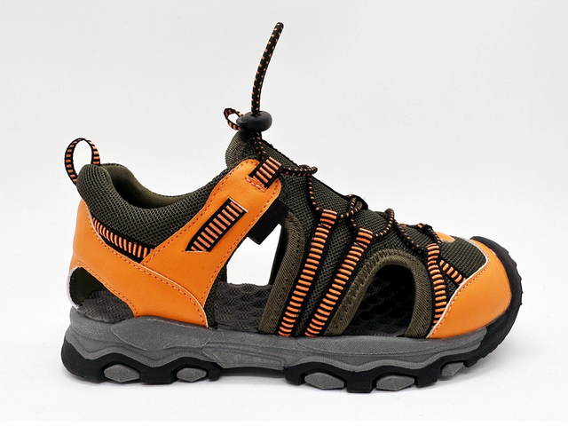 Sommerliche atmungsaktive Materialien, rutschfeste, stoßdämpfende Jungen-Sandalen