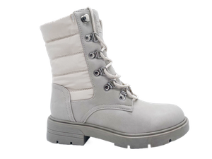 Lebendiger, jugendlicher, gemütlicher, faszinierender Mädchenstiefel
