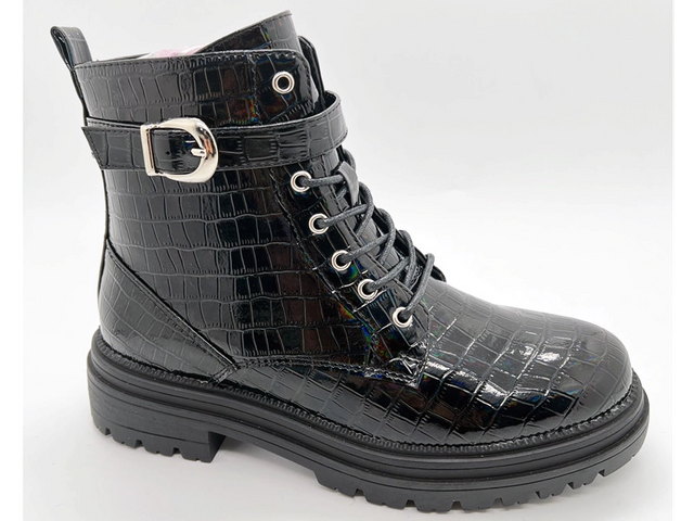 Atmungsaktive und gut sitzende, günstige Mädchenstiefel aus PU