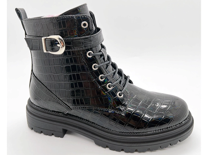 Atmungsaktive und gut sitzende, günstige Mädchenstiefel aus PU